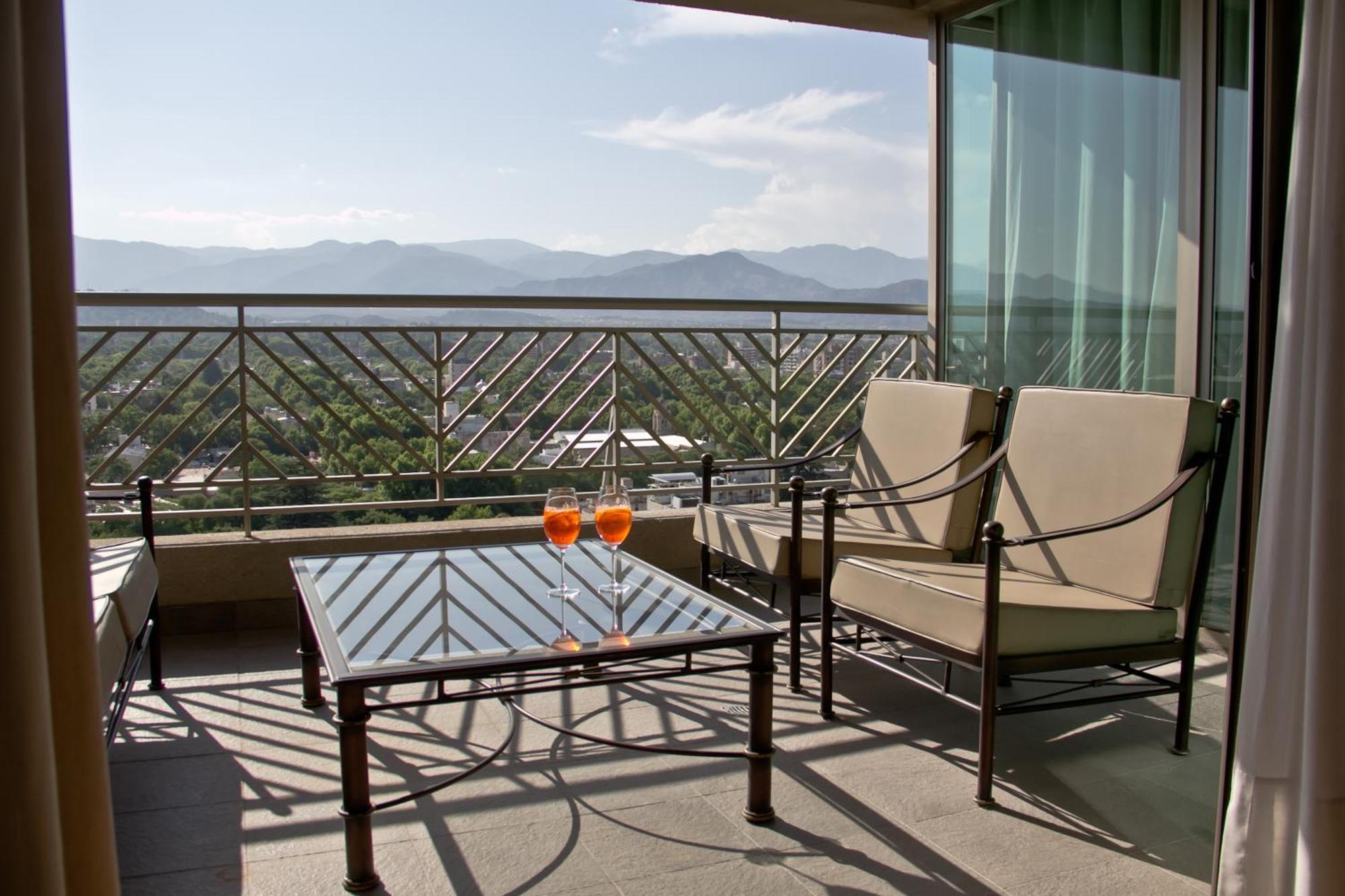 Amerian Executive Mendoza Hotel Екстер'єр фото
