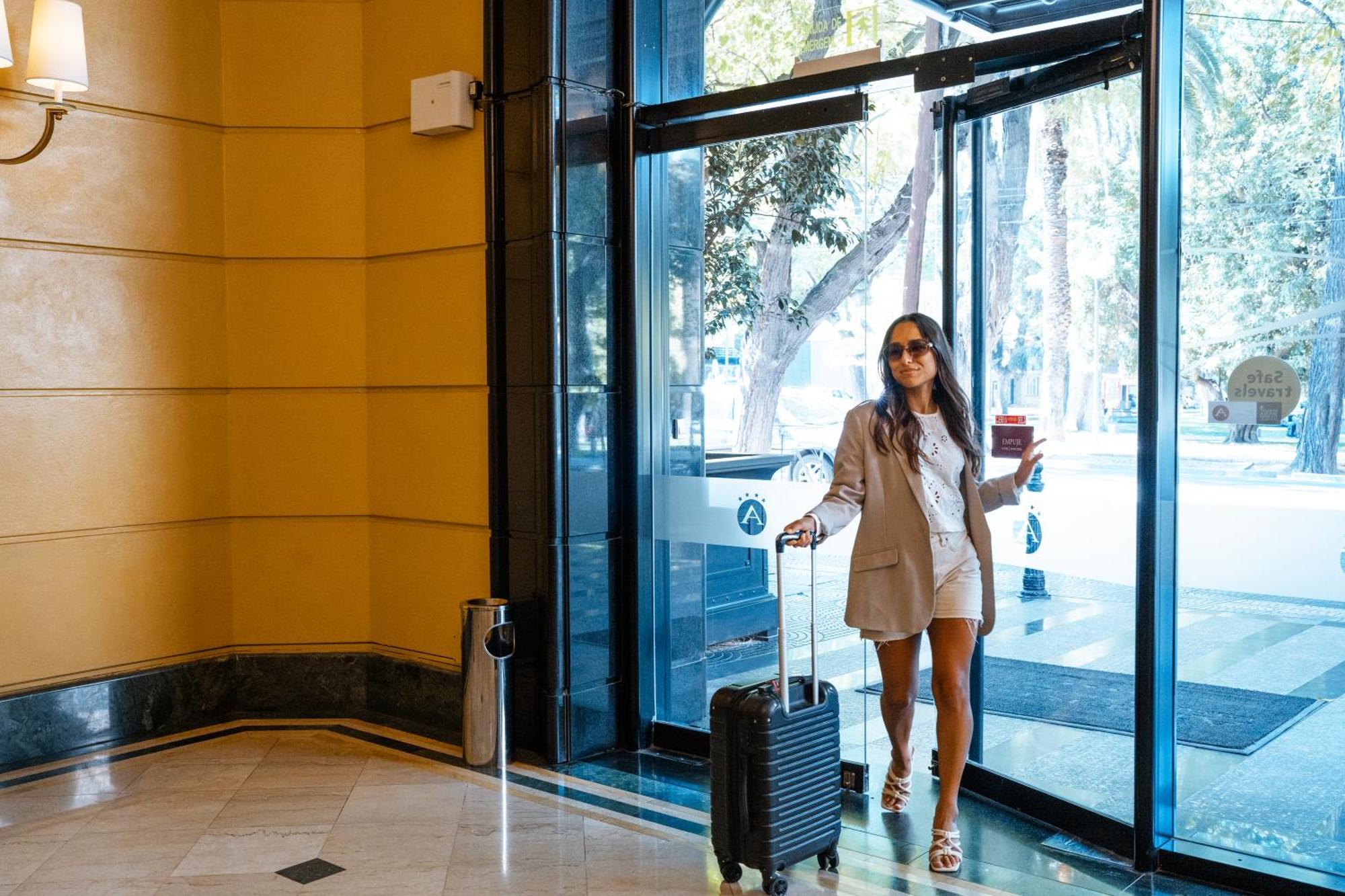 Amerian Executive Mendoza Hotel Екстер'єр фото